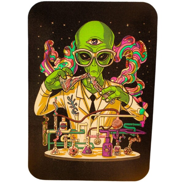 Magnet Top Small Metal Rolling Tray (Alien Scientist) - Image 2